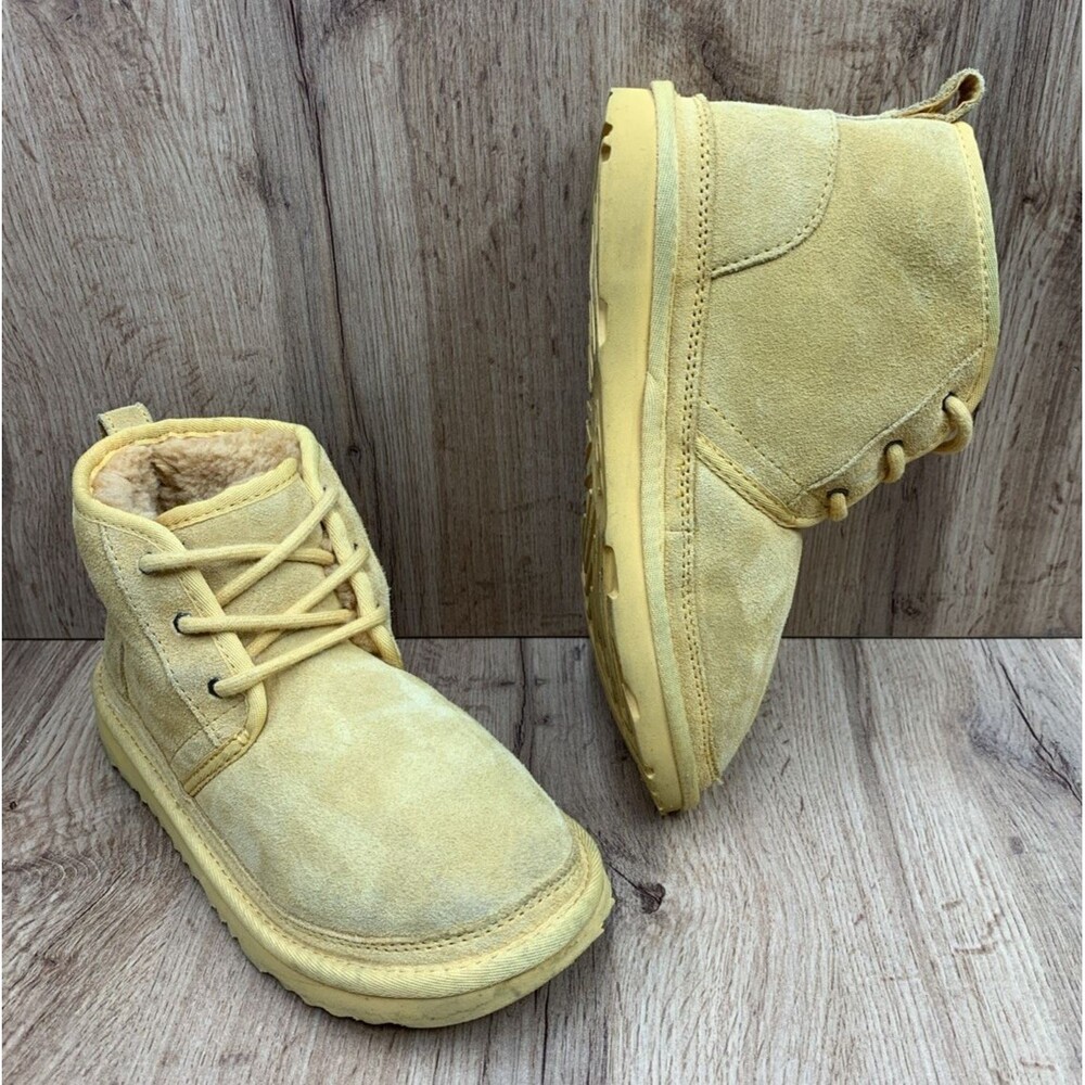 UGG Kids Neumel II Unisex Chukka Boots 1017320K Big Bird School Yellow Size 5